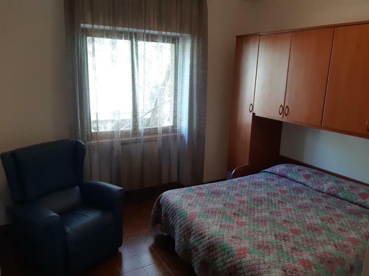 Casa Vacanze Ester برنزوني سول جاردا المظهر الخارجي الصورة
