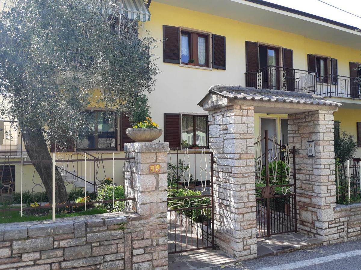 Casa Vacanze Ester برنزوني سول جاردا المظهر الخارجي الصورة